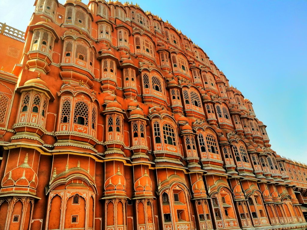 ピンク色が映えるジャイプールの風の宮殿 , Pink color shines "Hawa Mahal" in Jaipur