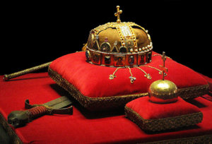 聖イシュトヴァーンの王冠