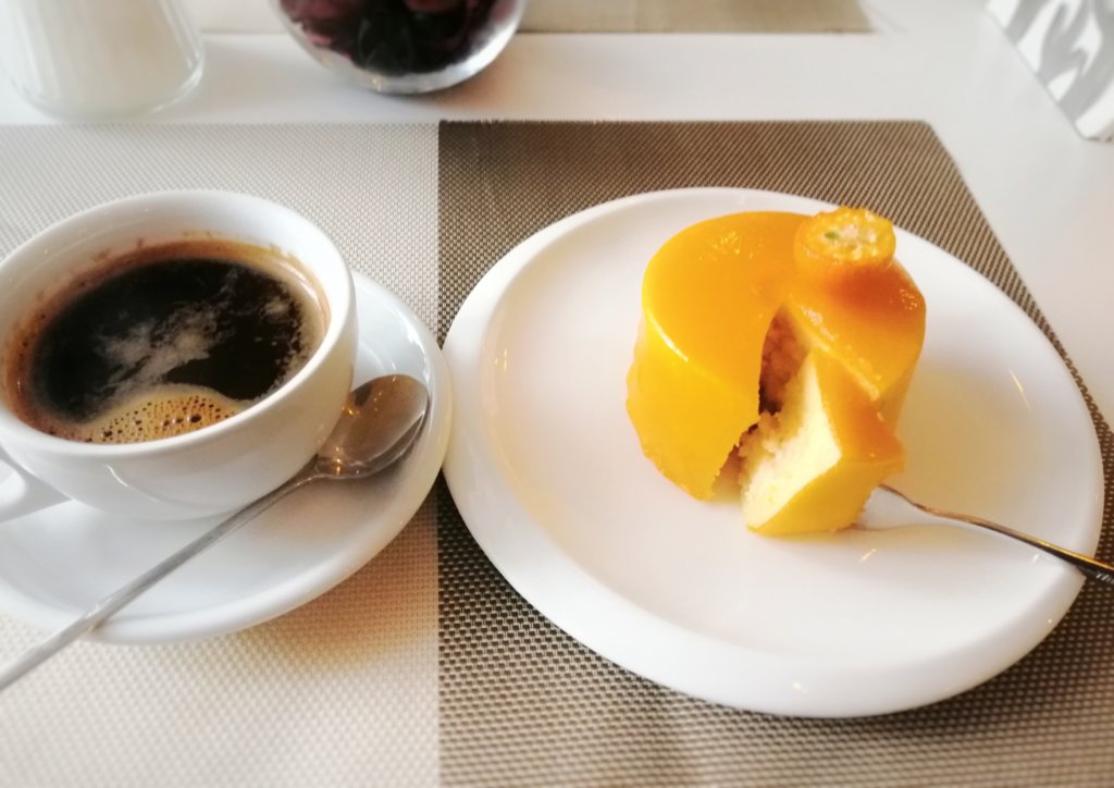 カザフスタンのオレンジケーキ