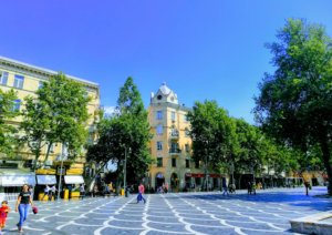 アゼルバイジャン：小綺麗な広場