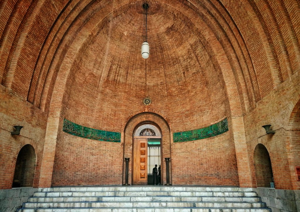 テヘラン：博物館の入口