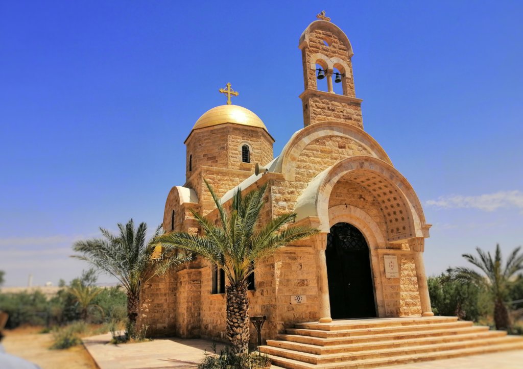 ヨルダン川の教会