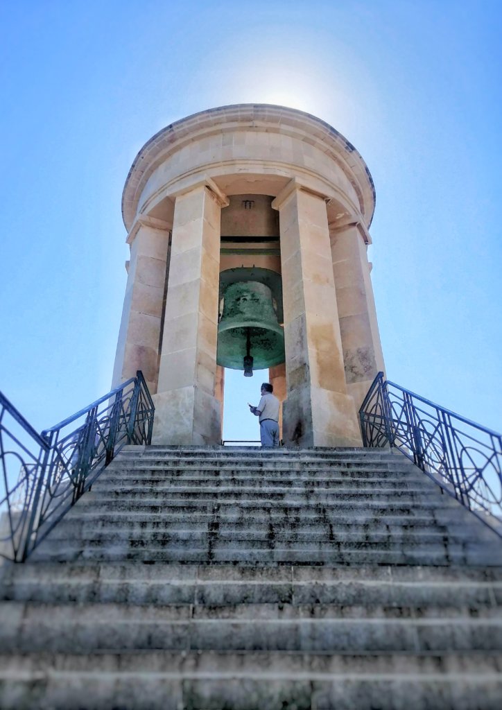 マルタ：大きな鐘への階