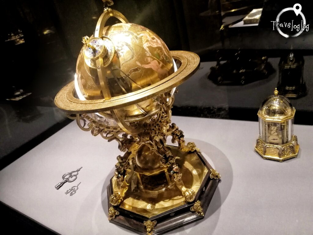 オーストリア：博物館の黄金の地球儀