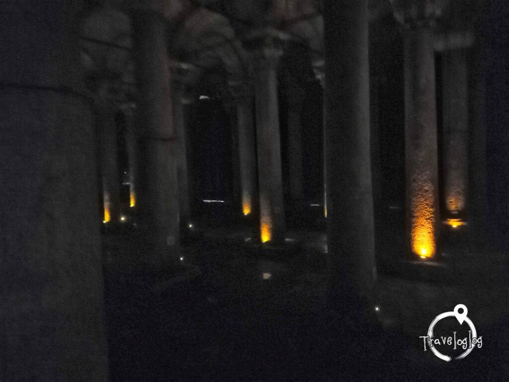 イスタンブール：地下神殿の柱３