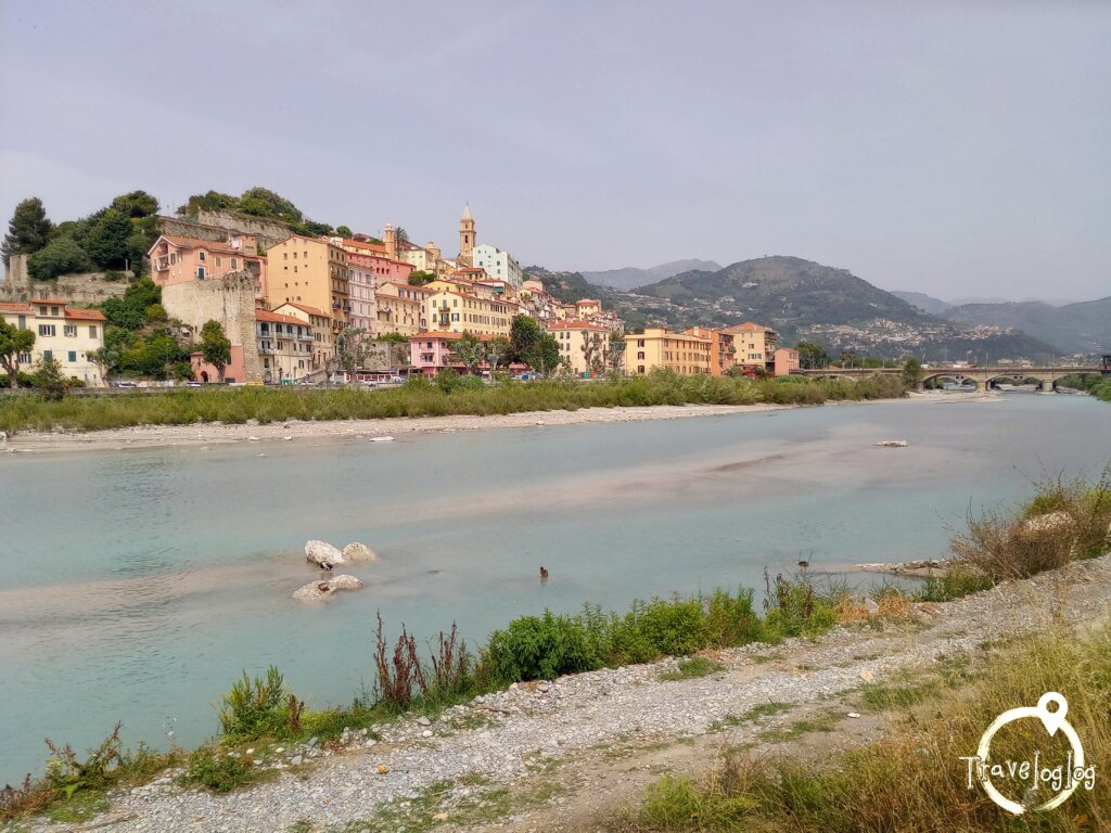 イタリア：サンレモの川