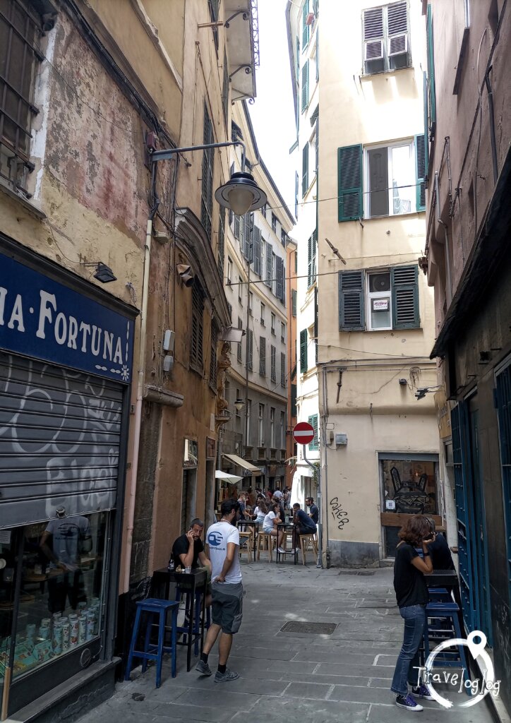 イタリア：ジェノバ：裏通りの飲み屋