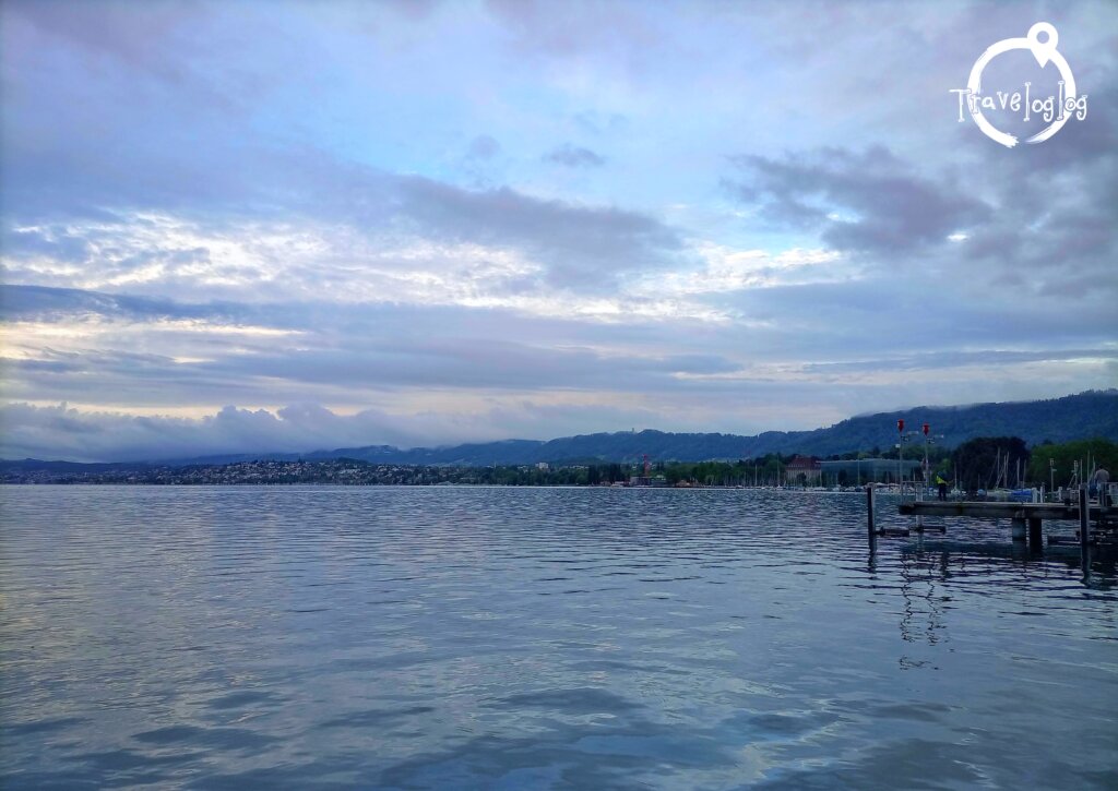 スイス：チューリッヒの湖畔