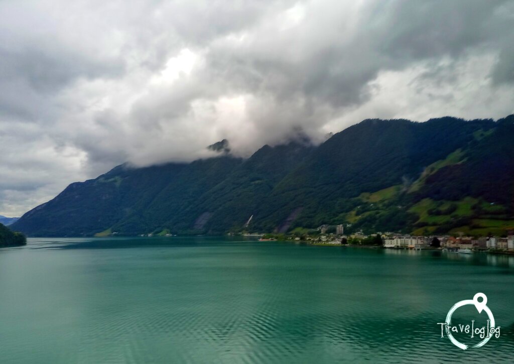スイス：湖のお家