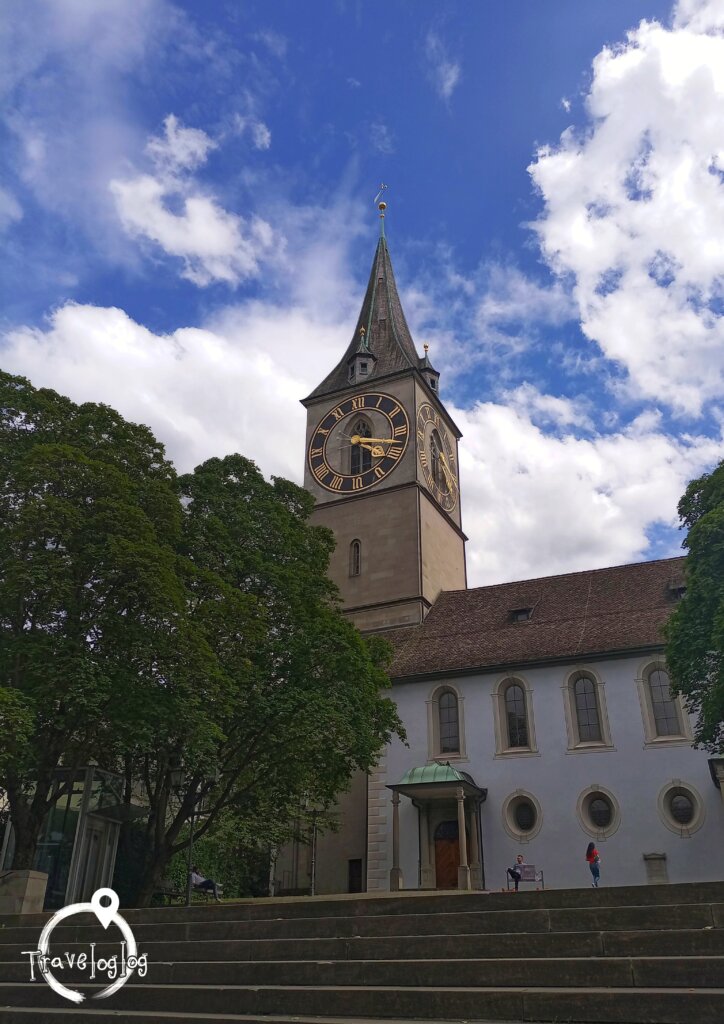 スイス：チューリッヒ：大きな時計の教会