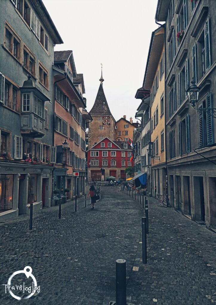 スイス：チューリッヒ：早朝の旧市街