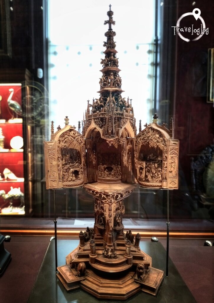 ロンドン：ウォレス・コレクションの宗教像
