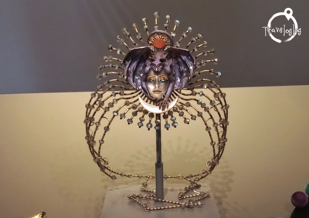 スコットランド：エジンバラ：博物館に展示された悪魔の髪飾り