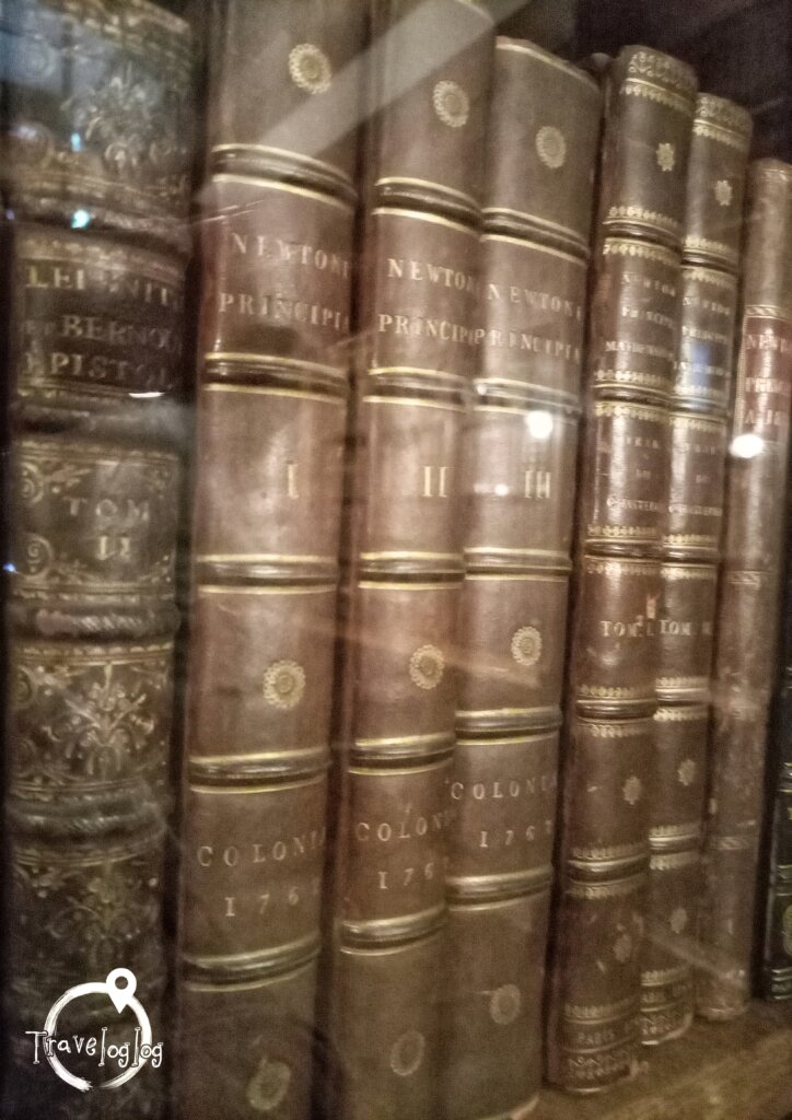 マンチェスター：図書館でみつけたニュートンの本