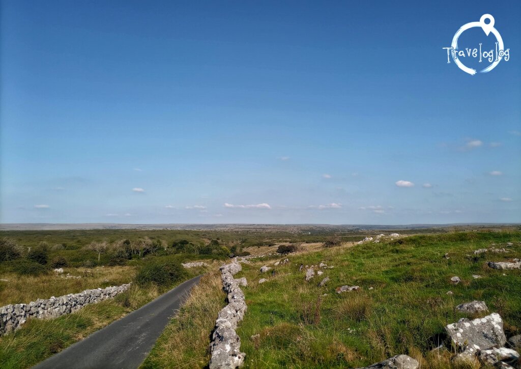 アイルランド：平らな大地と石造りの壁