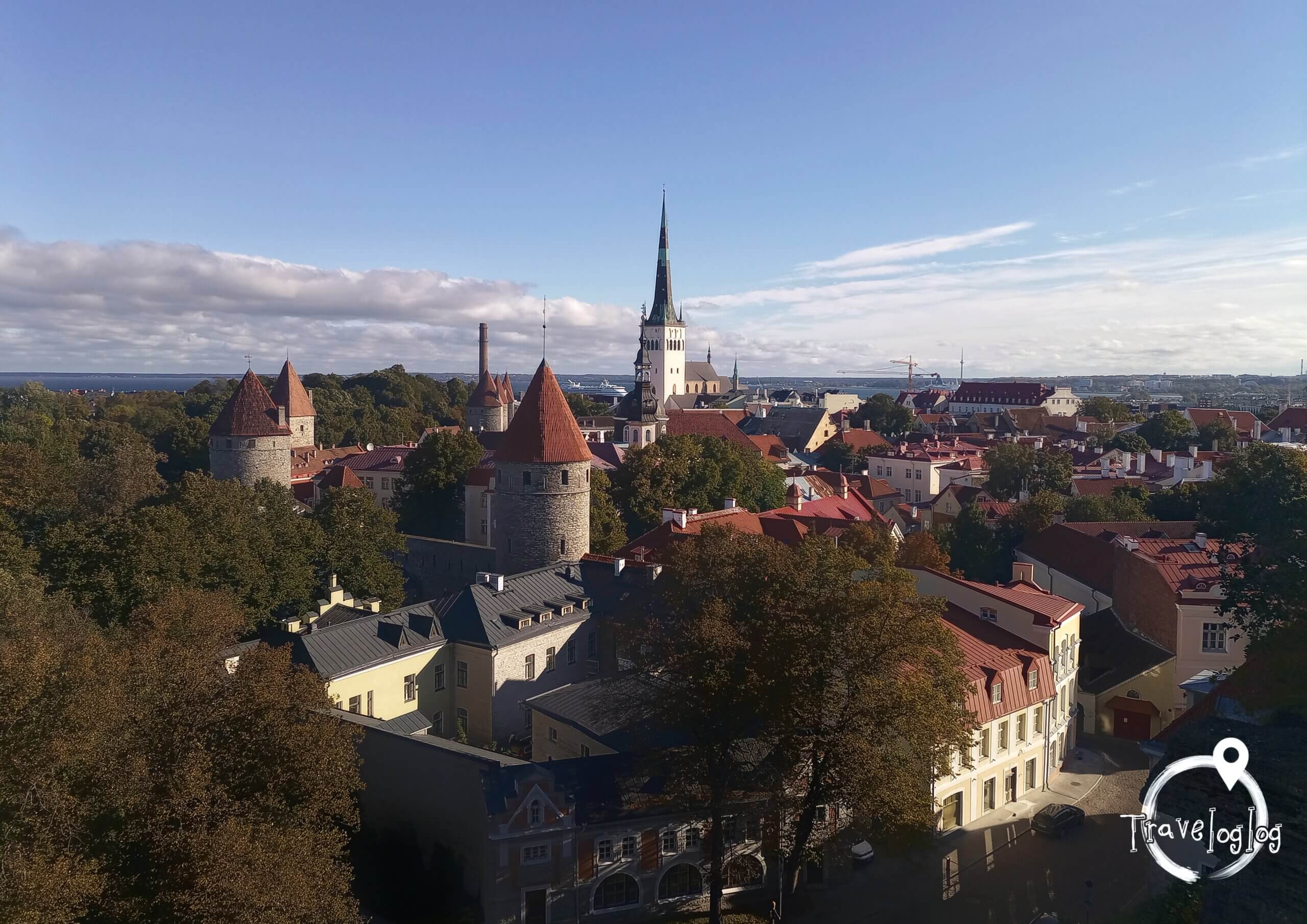 エストニア：高台から見たタリンの旧市街