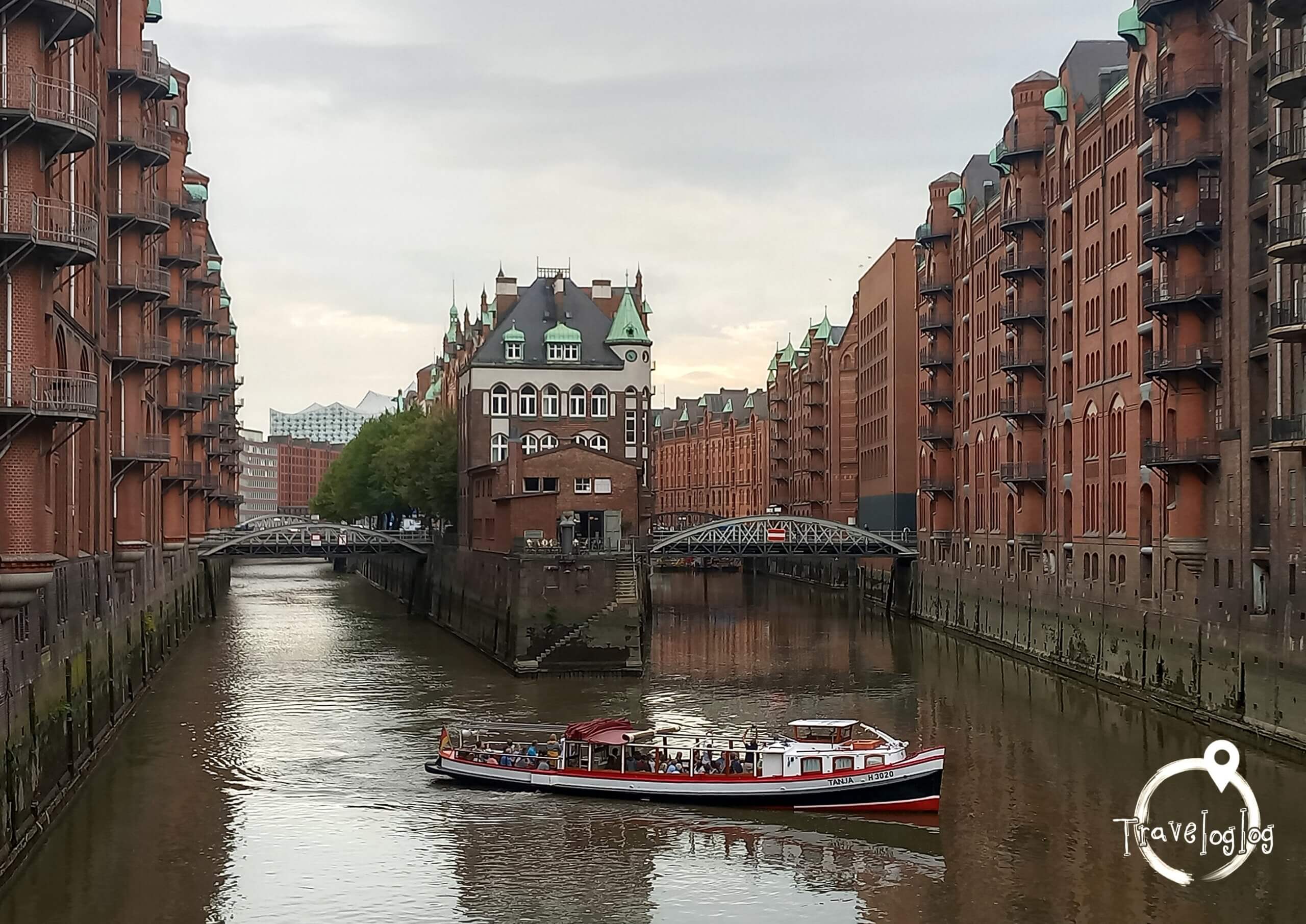 ハンブルグ：歴史的な水路と船