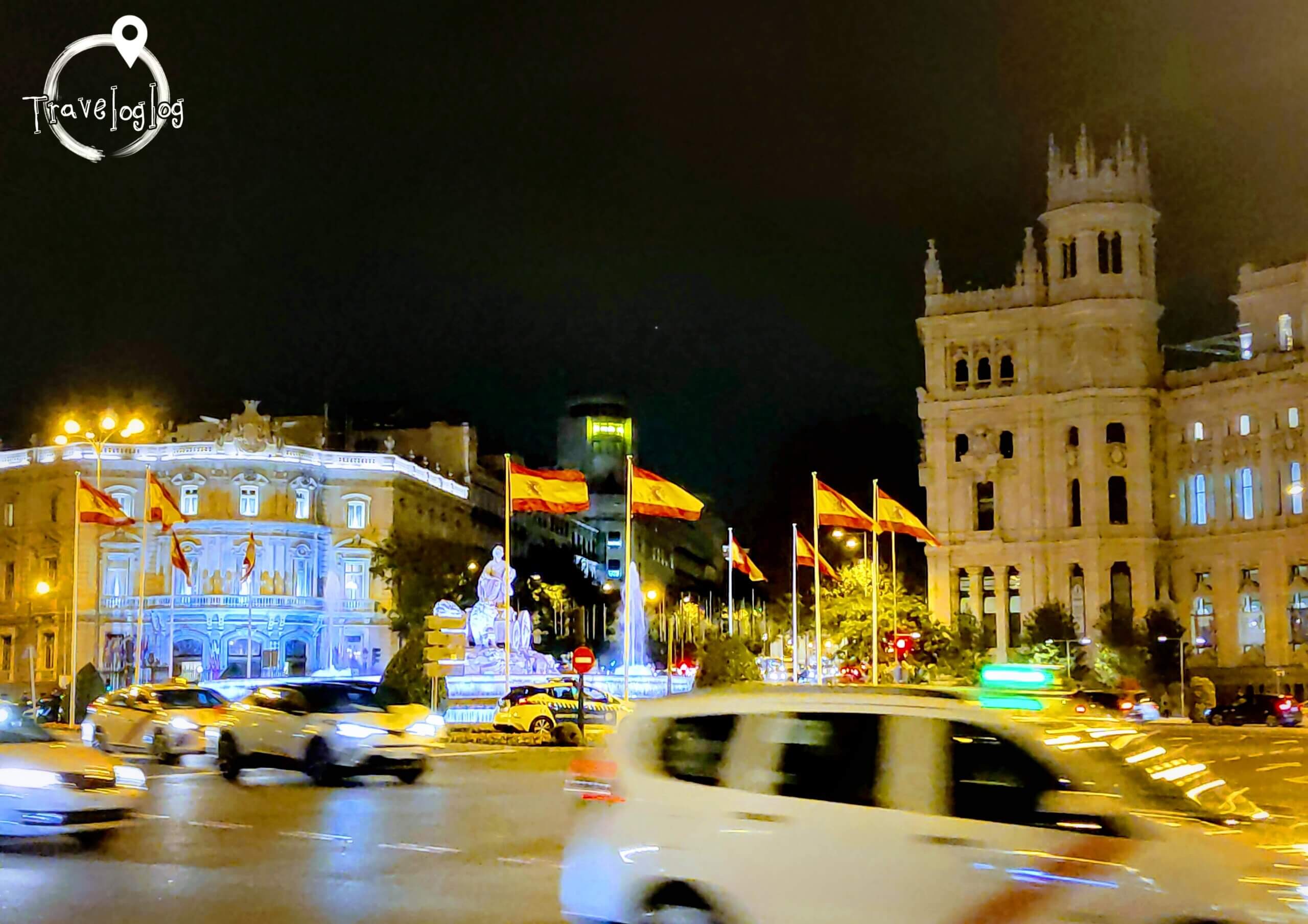 マドリード：夜のスペイン国旗