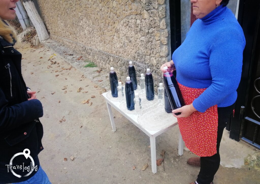 モルドバ：オルへ・ヴィキの自家製ワイン