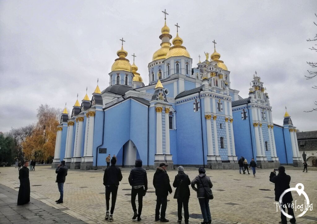 キエフ：大きな青い教会