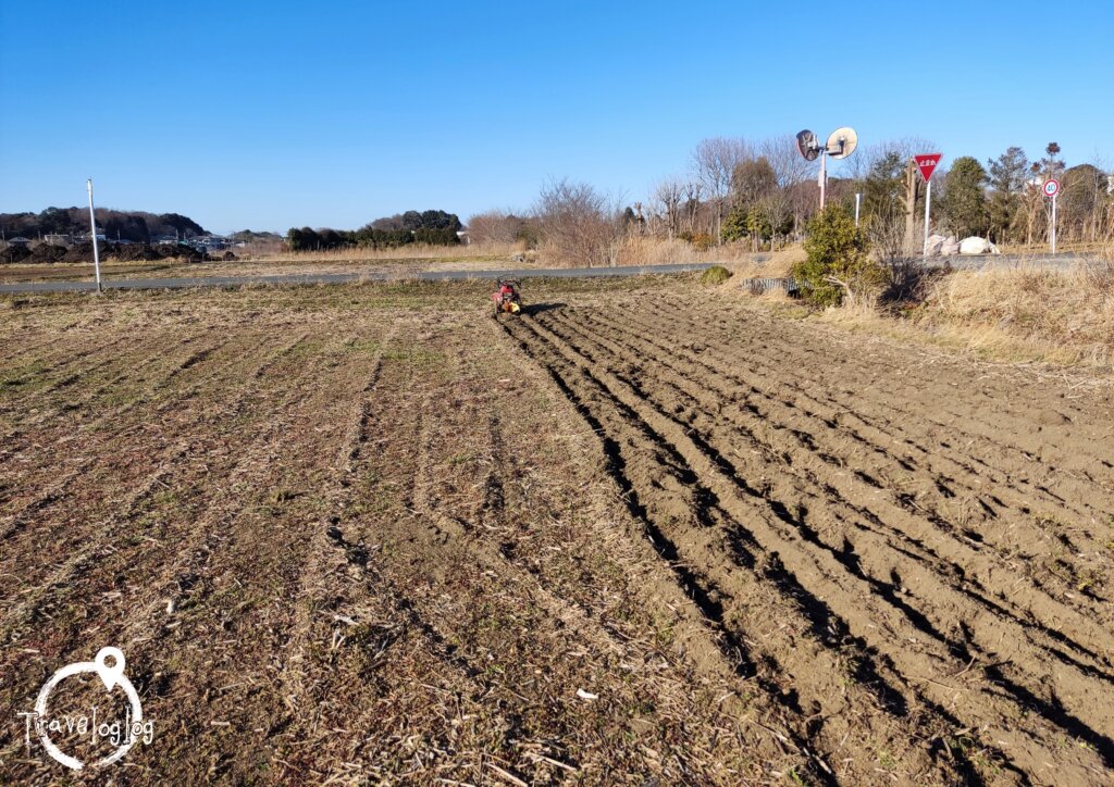 日本：耕し始めた畑の様子