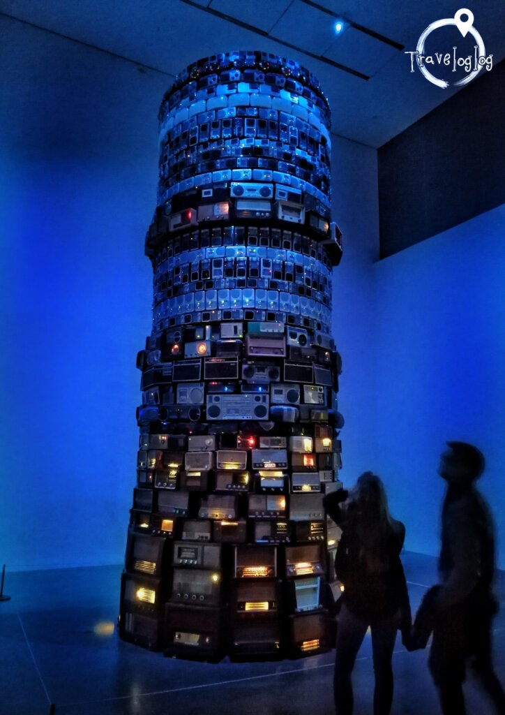 ロンドン：現代美術博物館テートモダン：ラジオの塔
