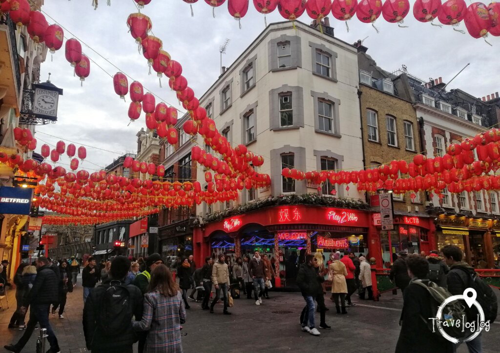 ロンドン：中華街の雑踏