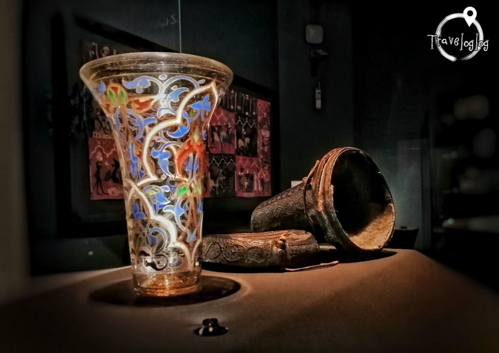 ロンドン：VA博物館のいわくつきの杯