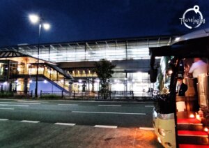 日本：深夜に夜行バスで到着した京都駅