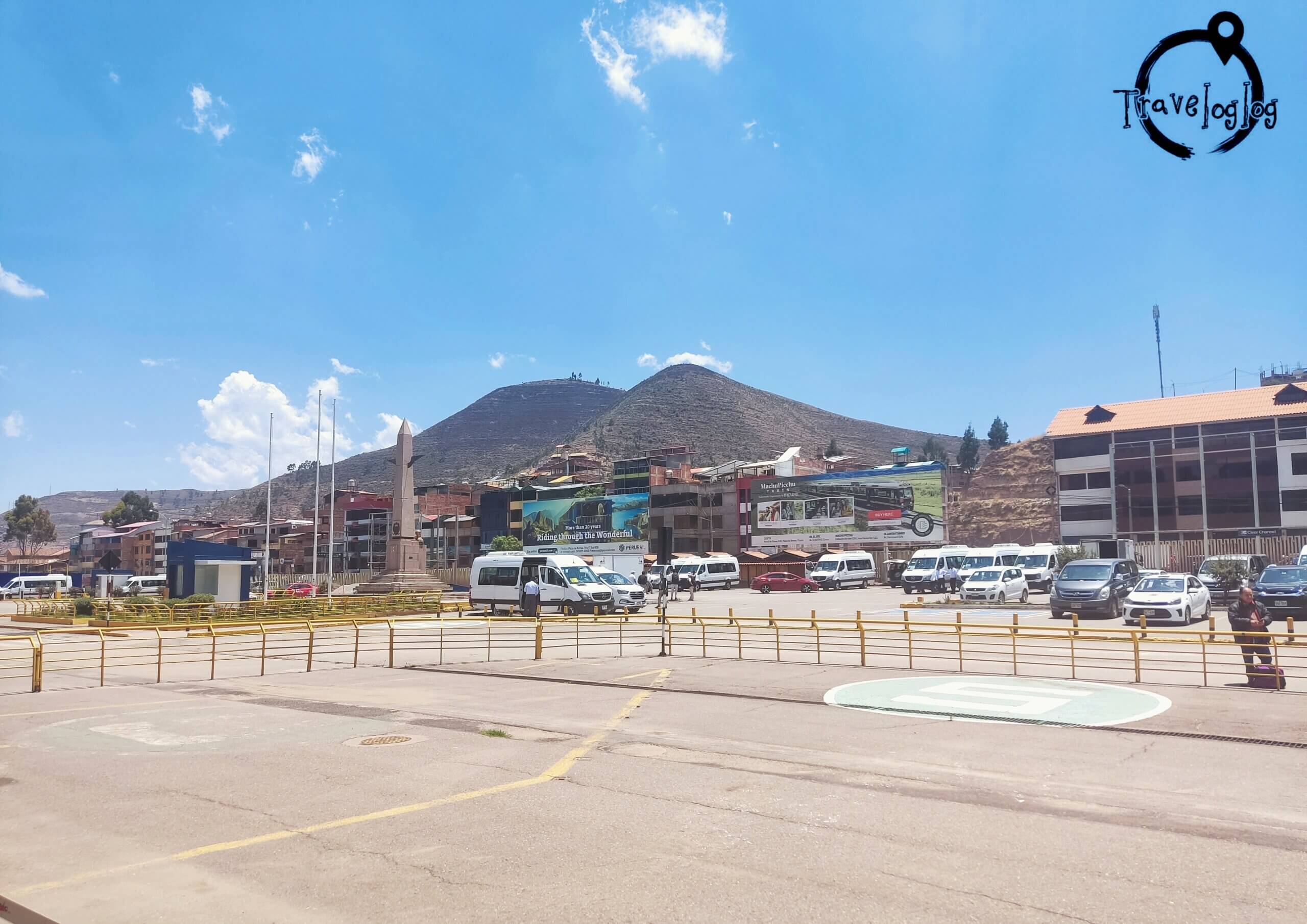 ペルー：クスコ：空港を出た眺め traveloglog