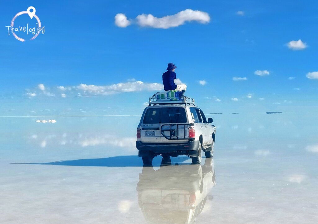 ボリビア：ウユニ塩湖：車に座る俺