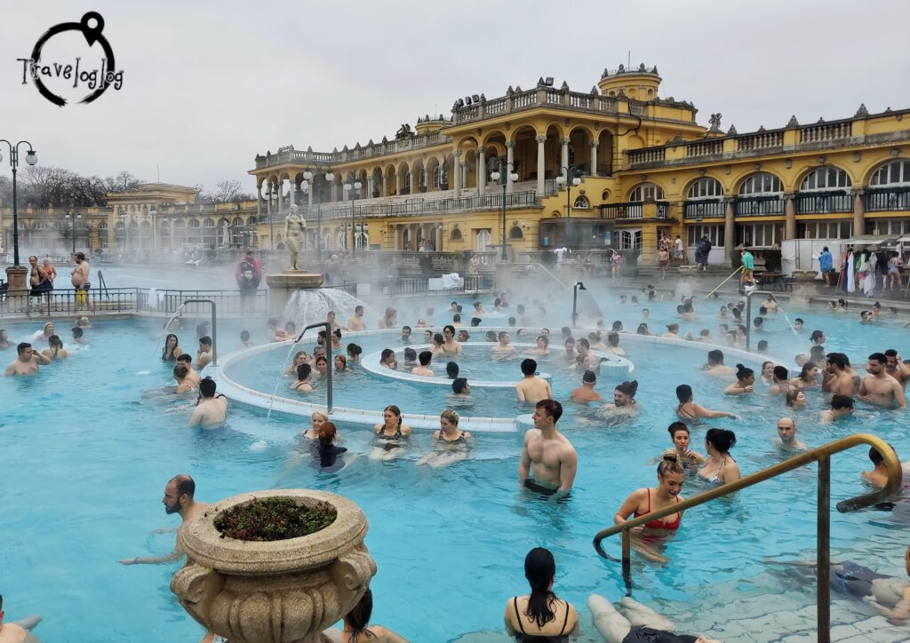 ハンガリー：ブダペスト：大きなセーチェニ温泉