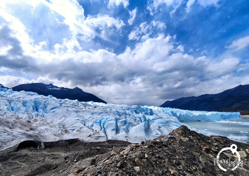 アルゼンチン：カラファテ：ロスグラシアレス国立公園の氷河に繋がる道２