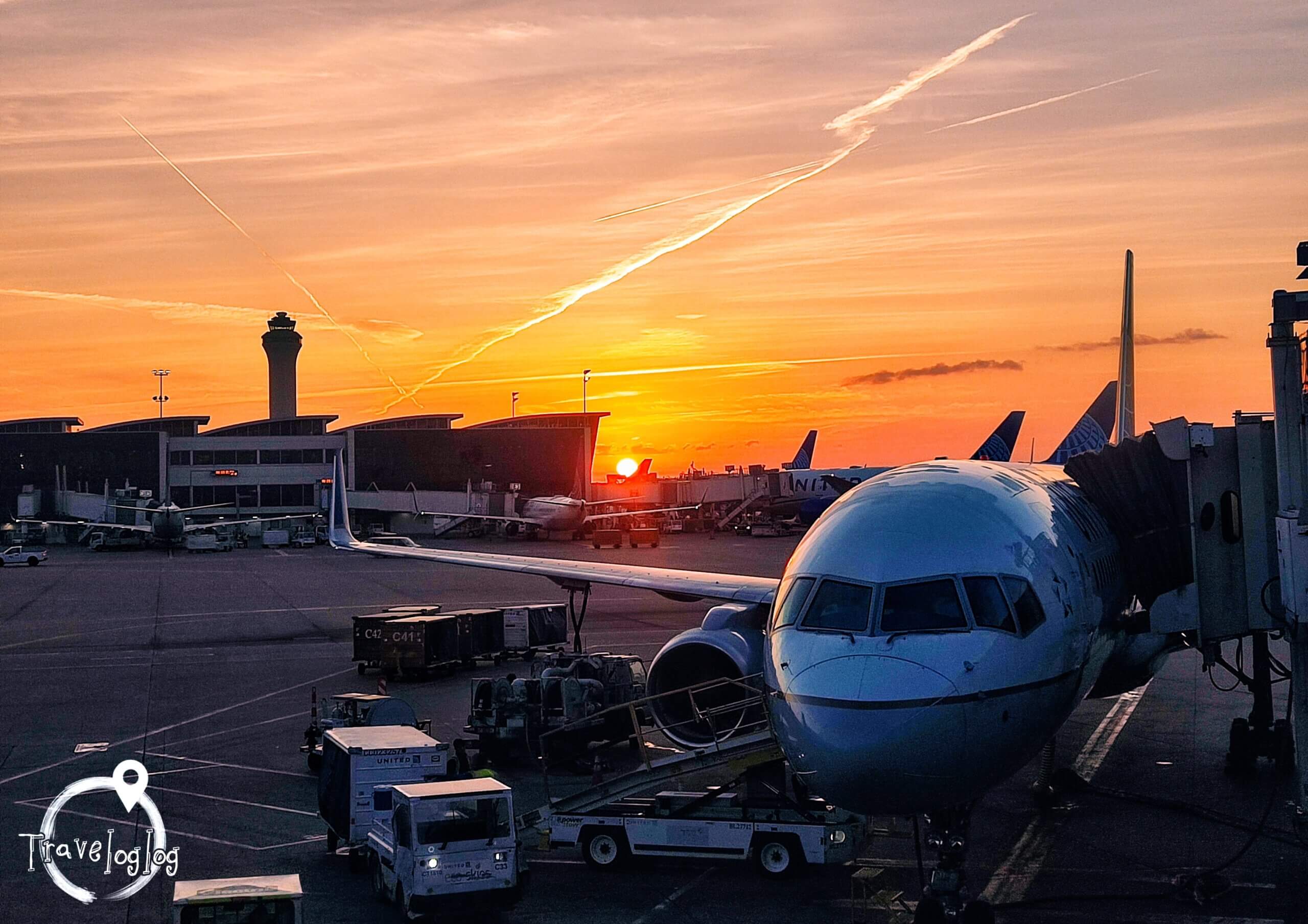 アメリカ：空港の夕日