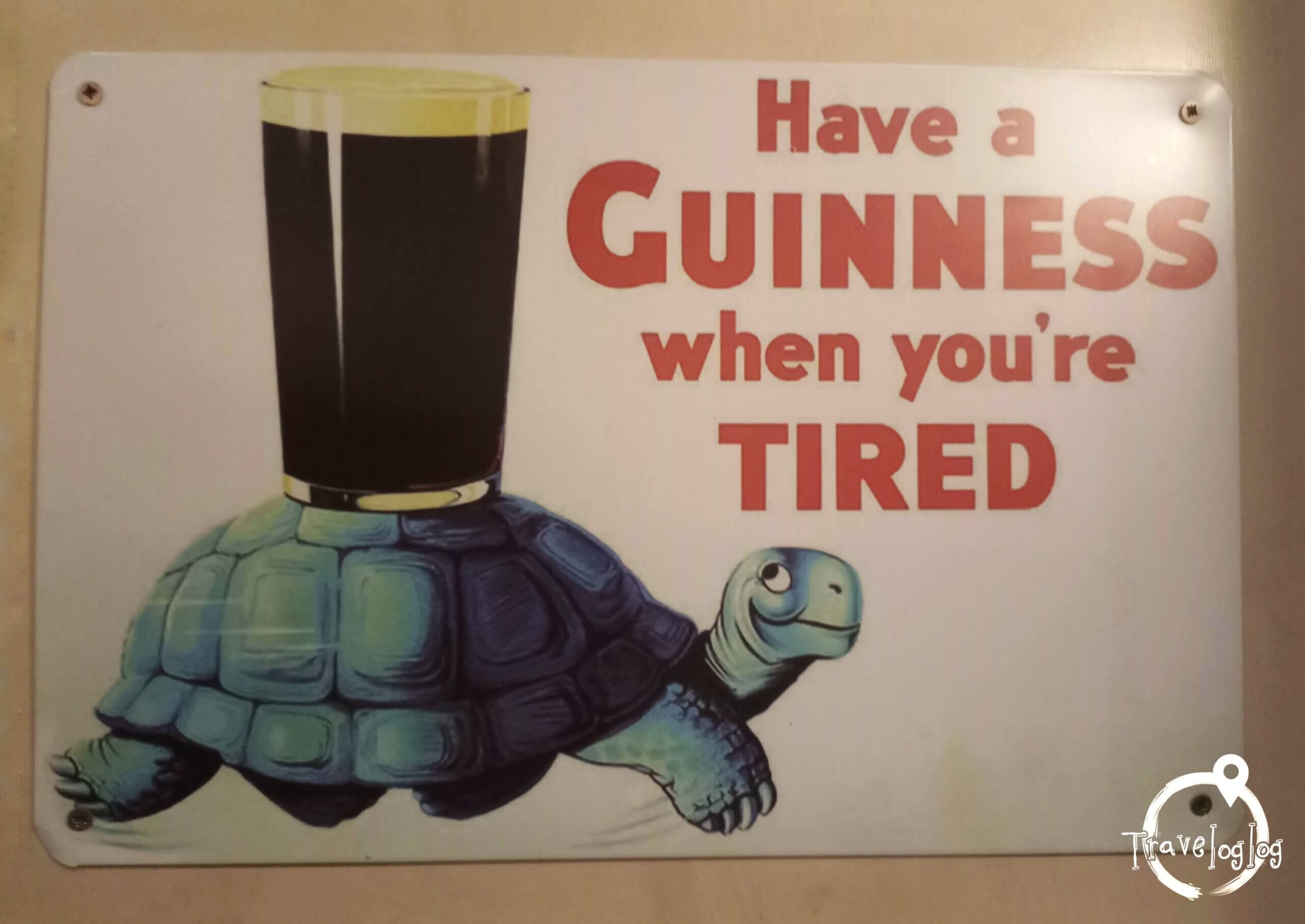 イギリス北アイルランド：アイルランド：ギネスビールの亀の看板