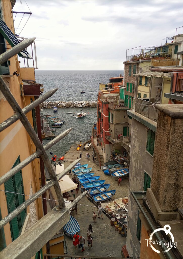 イタリア:リオマッジョーレ:堤防と柵