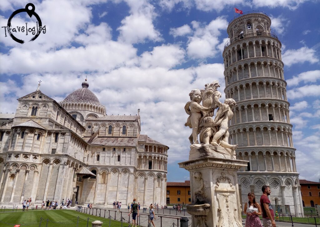 イタリア：ピサ：斜塔と天使