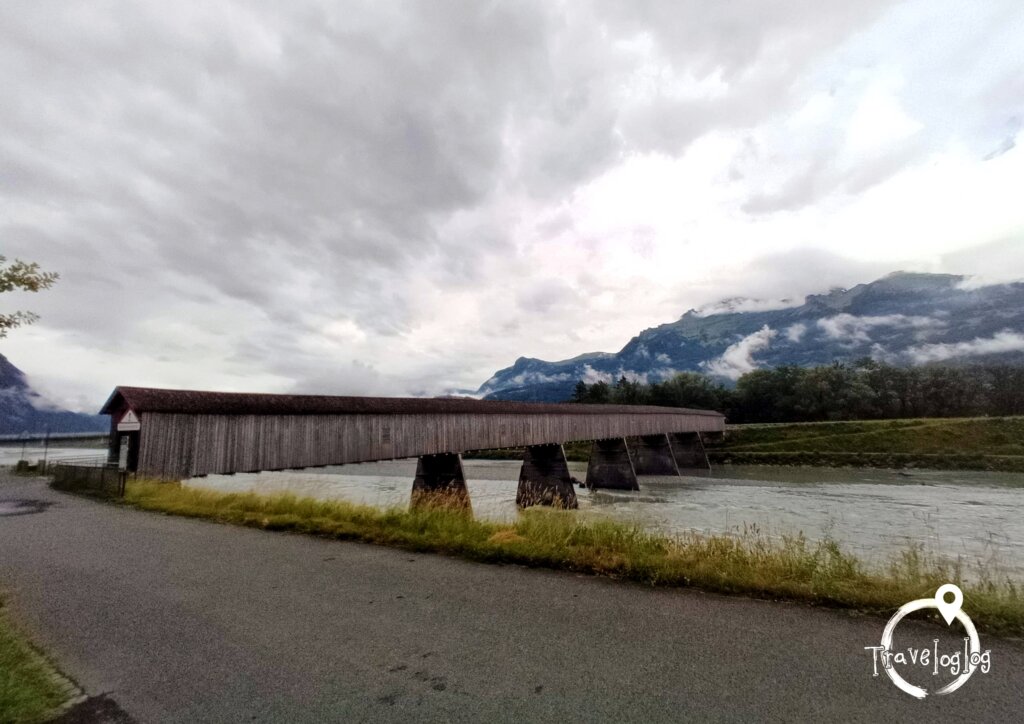 リヒテンシュタイン：歴史のある木造橋